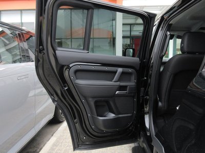 2025 LAND Rover DEFENDER — миниатюра 28