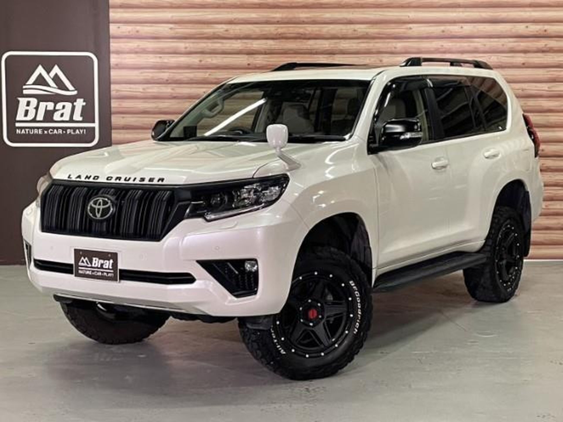 TOYOTA LAND CRUISER PRADO - View 1