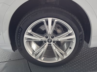 صورة 6 لـ 2023 AUDI Q8