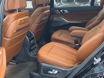 2024 BMW X7 thumbnail 11