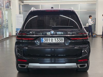 2024 BMW X7 photo 3