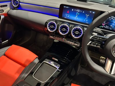 2025 Mercedes-BENZ GLC — миниатюра 17