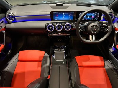 2025 Mercedes-BENZ GLC — миниатюра 11