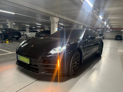 PORSCHE PANAMERA - 2