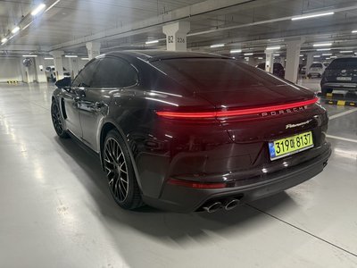 PORSCHE PANAMERA - 3