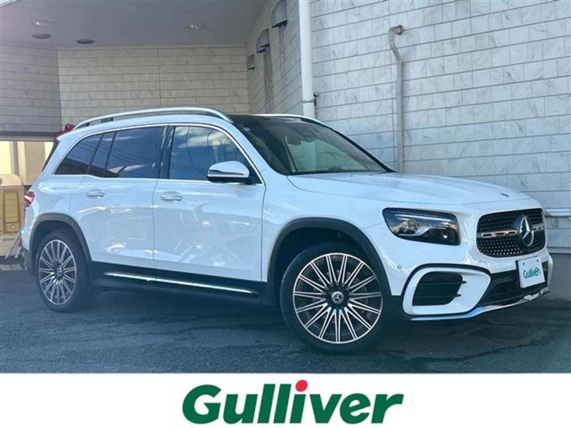 MERCEDES-BENZ GLB - View 1