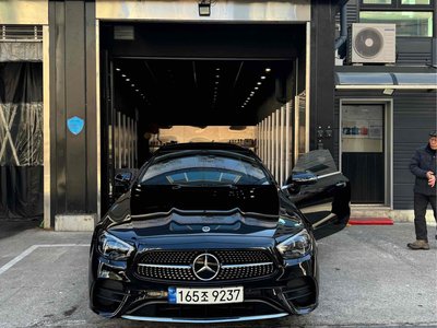 MERCEDES-BENZ E-CLASS - 1