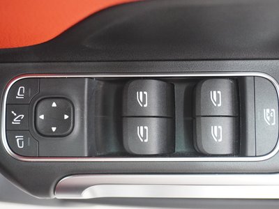 2024 Mercedes-BENZ GLB — миниатюра 47