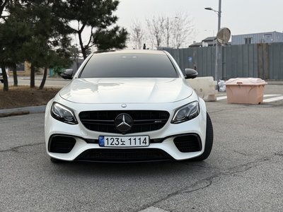 MERCEDES-BENZ E-CLASS - 1