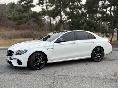 MERCEDES-BENZ E-CLASS - 2