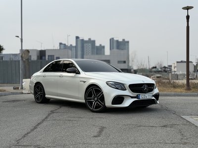 MERCEDES-BENZ E-CLASS - 4