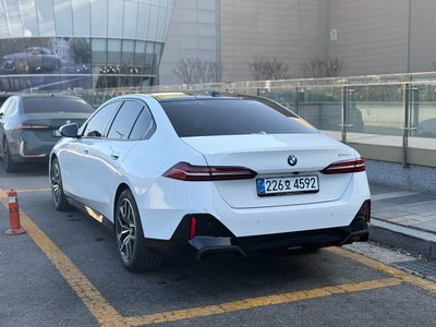 BMW 5 SERIES - 4