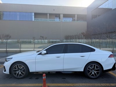 BMW 5 SERIES - 7