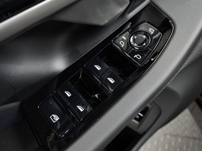 صورة مصغرة 35 لـ 2025 BMW 5 SERIES