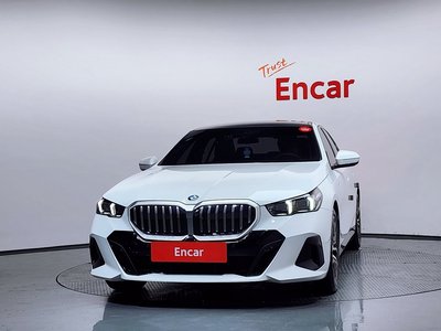 صورة 2 لـ 2025 BMW 5 SERIES