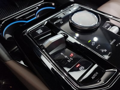 صورة مصغرة 12 لـ 2025 BMW 5 SERIES