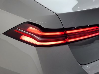 صورة 10 لـ 2025 BMW 5 SERIES