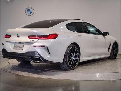 BMW 8 SERIES - 2