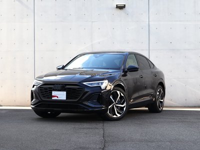 AUDI Q8 SPORTBACK E-TRON