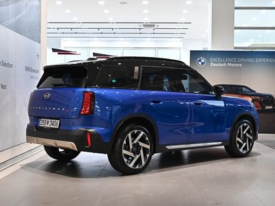 MINI COUNTRYMAN - 3