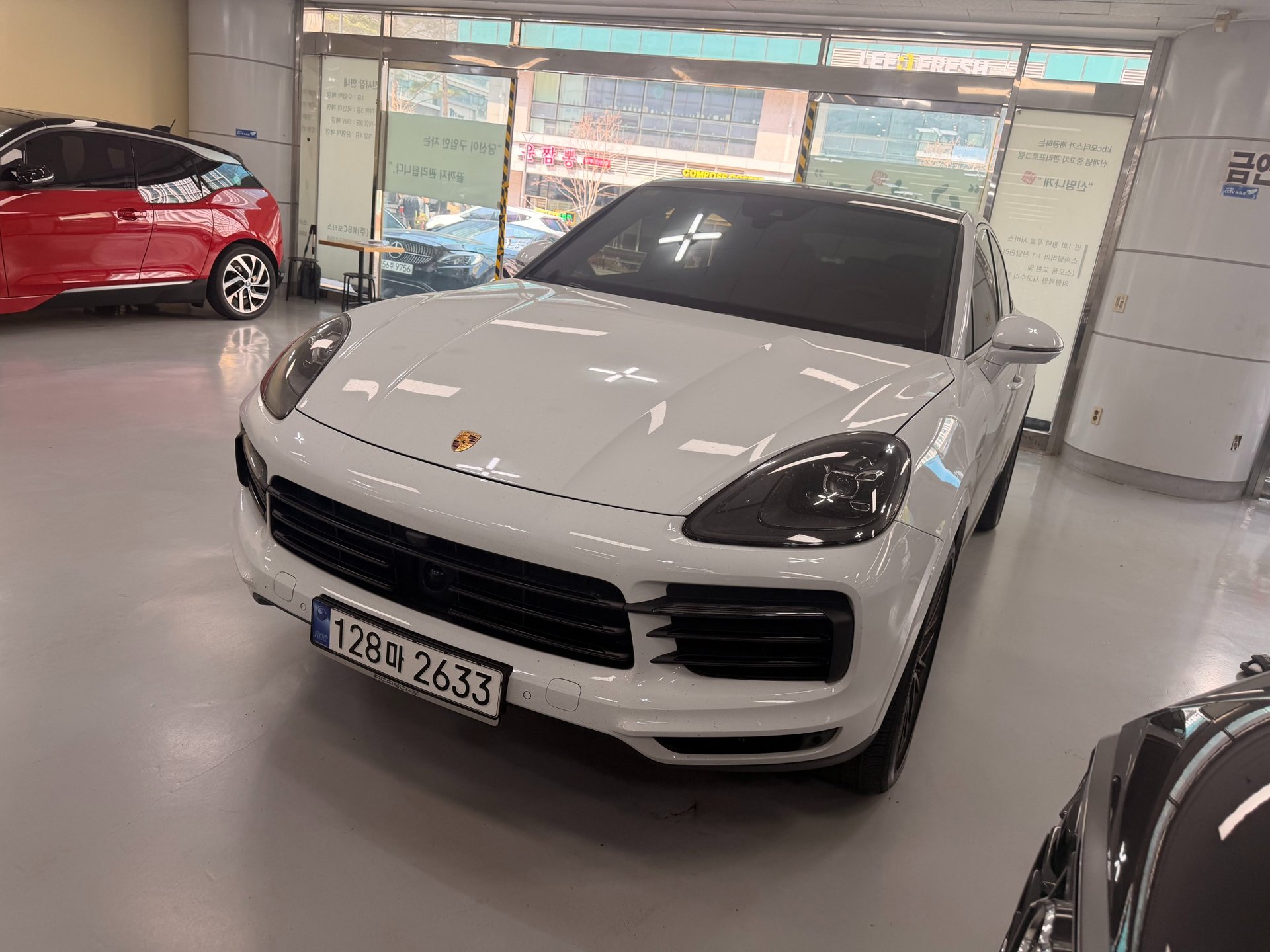 PORSCHE CAYENNE - View 1