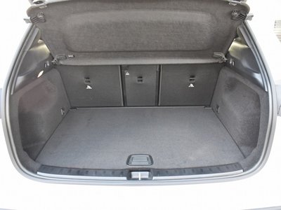 MERCEDES-BENZ GLA - 9