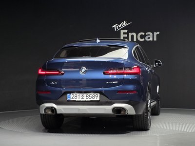 صورة 4 لـ 2025 BMW X4