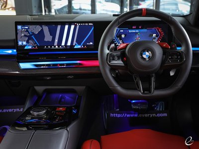 2025 BMW M5 TOURING — миниатюра 76