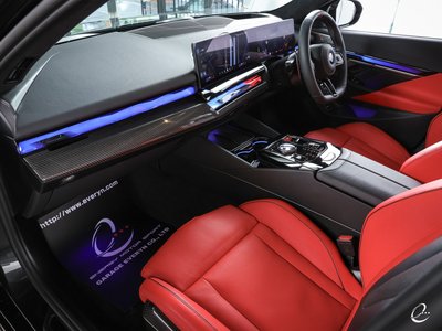 2025 BMW M5 TOURING — миниатюра 79