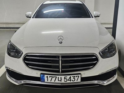 MERCEDES-BENZ E-CLASS - 1