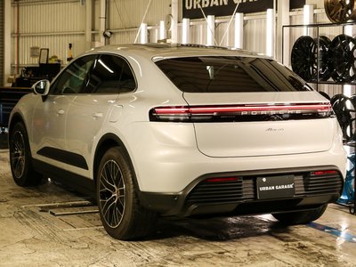 PORSCHE MACAN - 5