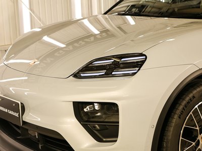PORSCHE MACAN - 8