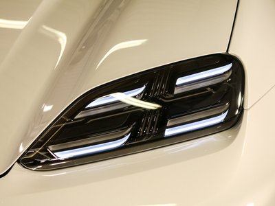 PORSCHE MACAN - 9
