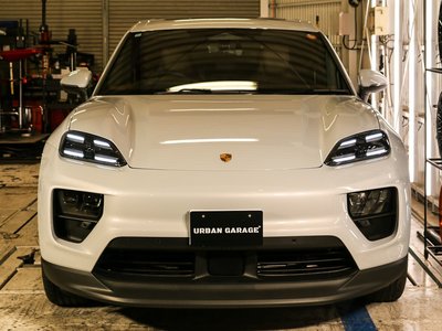 PORSCHE MACAN - 2
