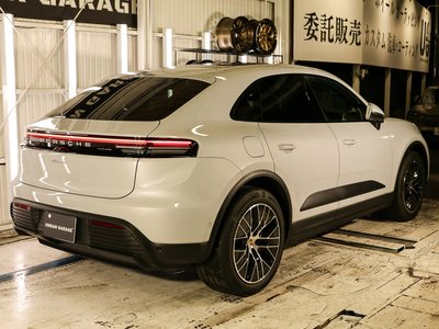 PORSCHE MACAN - 7