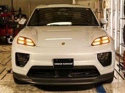 PORSCHE MACAN - 3