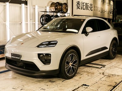 PORSCHE MACAN - 4