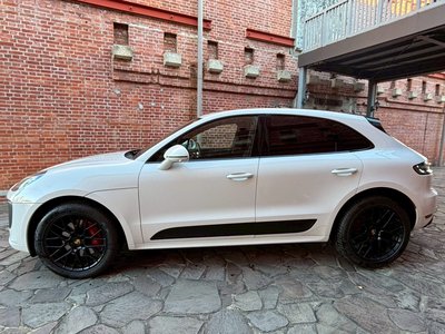 PORSCHE MACAN - 8