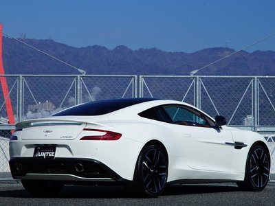 ASTON MARTIN VANQUISH - 6