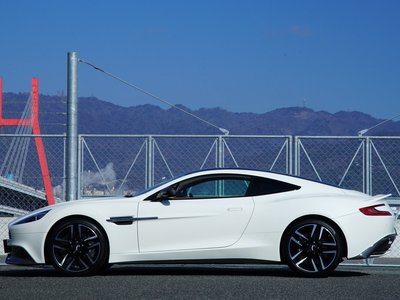 ASTON MARTIN VANQUISH - 9