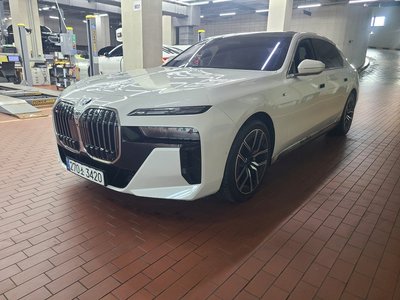 BMW 7 SERIES - 1