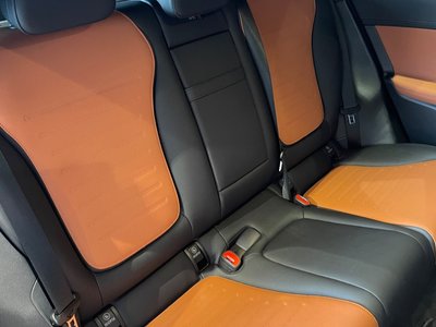 MERCEDES-BENZ GLC - 10