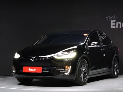 TESLA MODEL X - 1