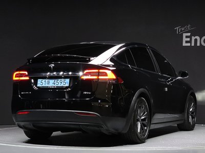 TESLA MODEL X - 3