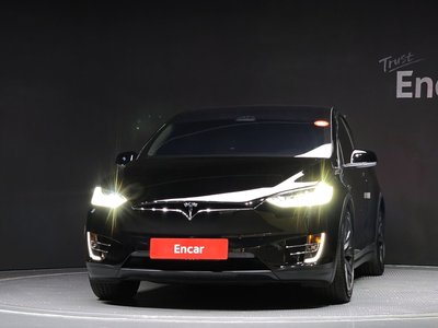 TESLA MODEL X - 2