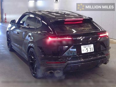 LAMBORGHINI URUS - 2