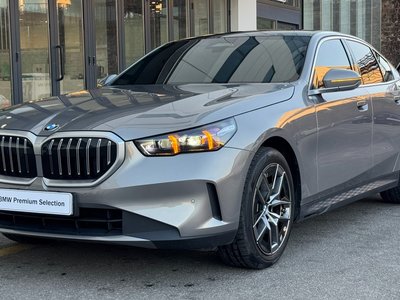 BMW 5 SERIES - 1