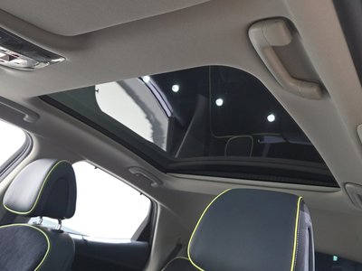 2022 Genesis GV60 — миниатюра 33