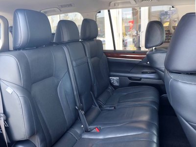 2015 Lexus LX — миниатюра 18
