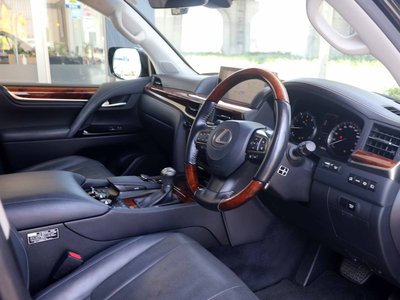 LEXUS LX - 5